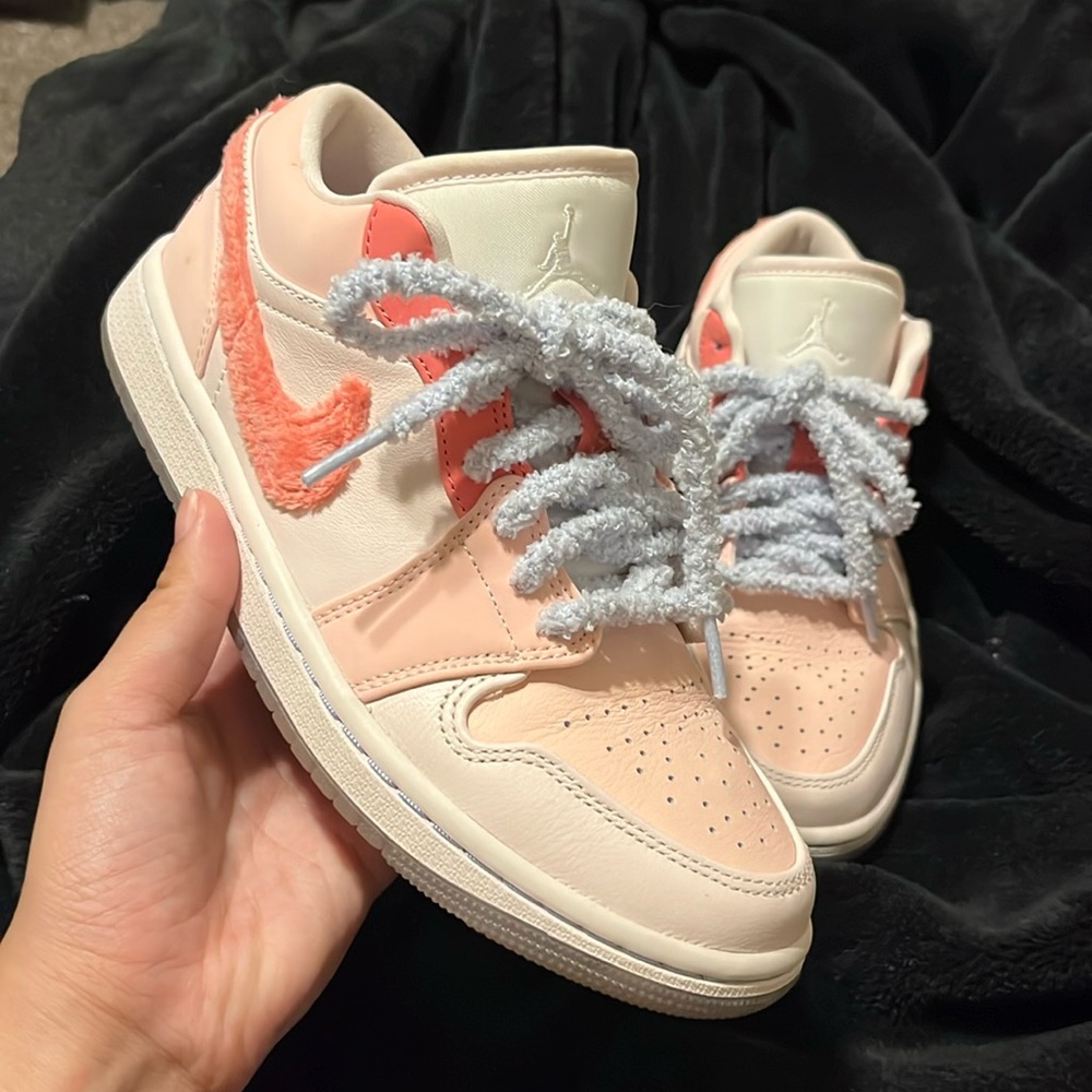 Nike Air Jordan 1 Mighty Swoosher Pink 6.5W